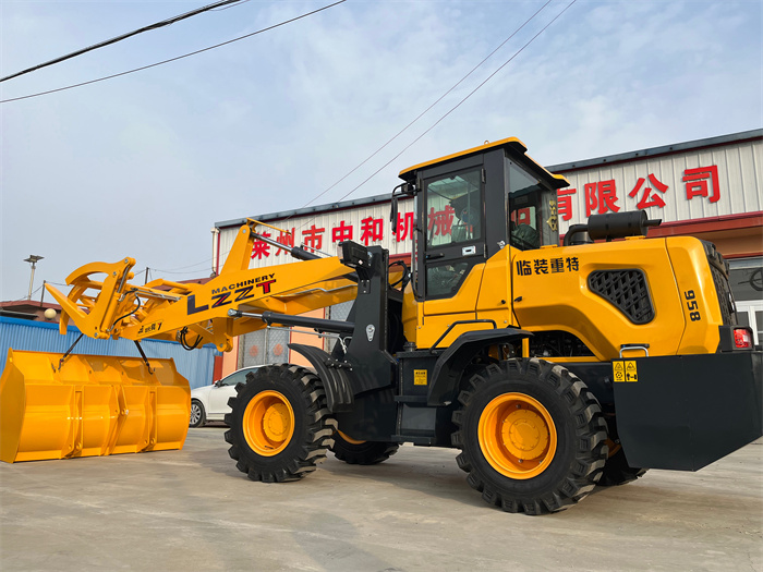 四驅(qū)裝載機