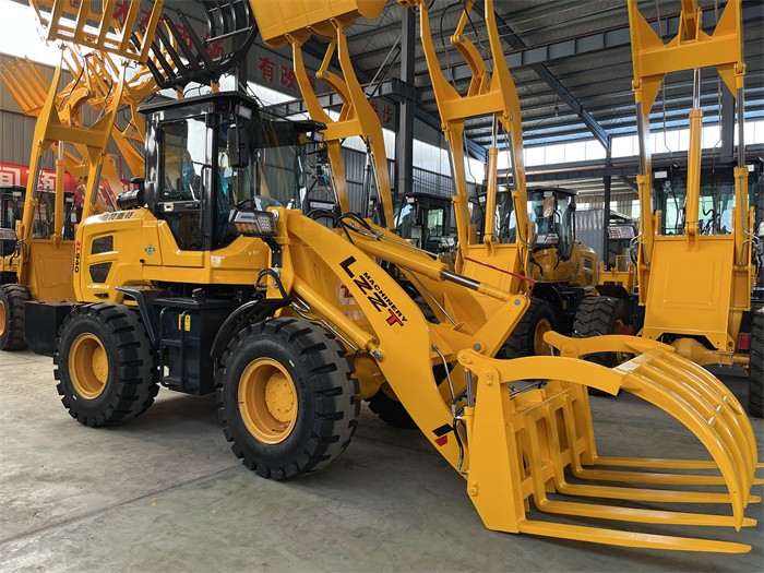 四驅(qū)裝載機