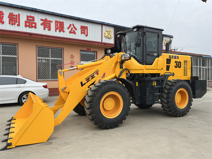 四驅(qū)裝載機