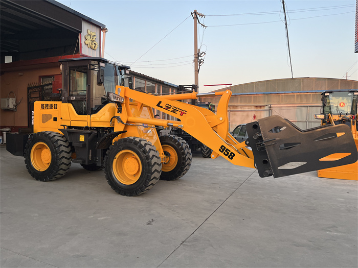 四驅(qū)裝載機